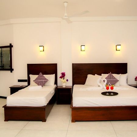 Coconut Style Restaurant & Milinda Guest Otel Unawatuna Dış mekan fotoğraf
