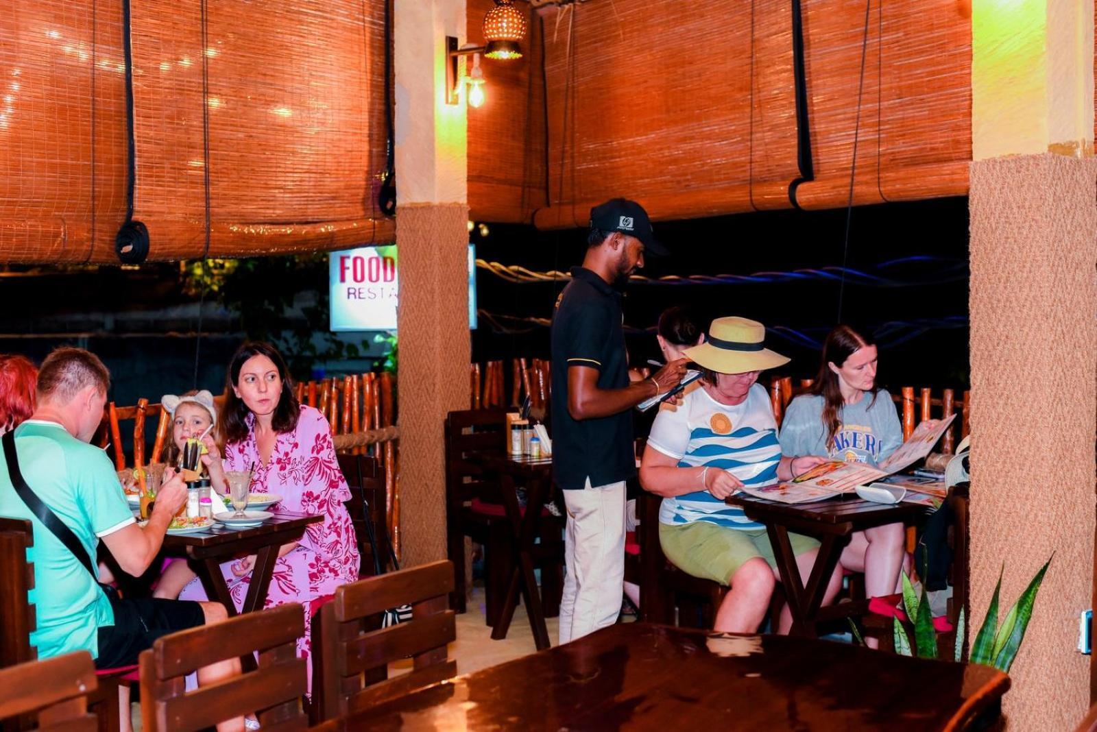 Coconut Style Restaurant & Milinda Guest Otel Unawatuna Dış mekan fotoğraf
