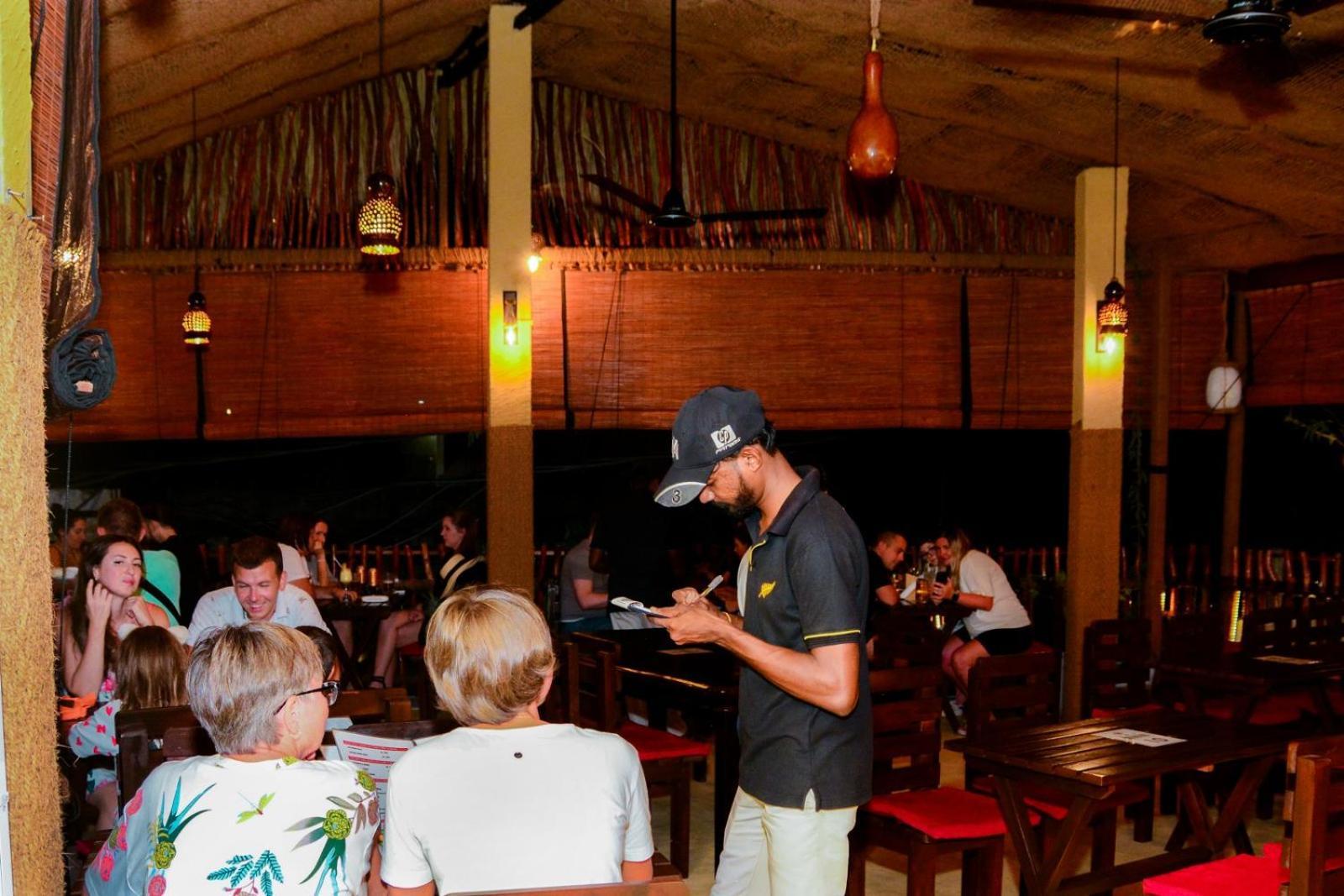 Coconut Style Restaurant & Milinda Guest Otel Unawatuna Dış mekan fotoğraf